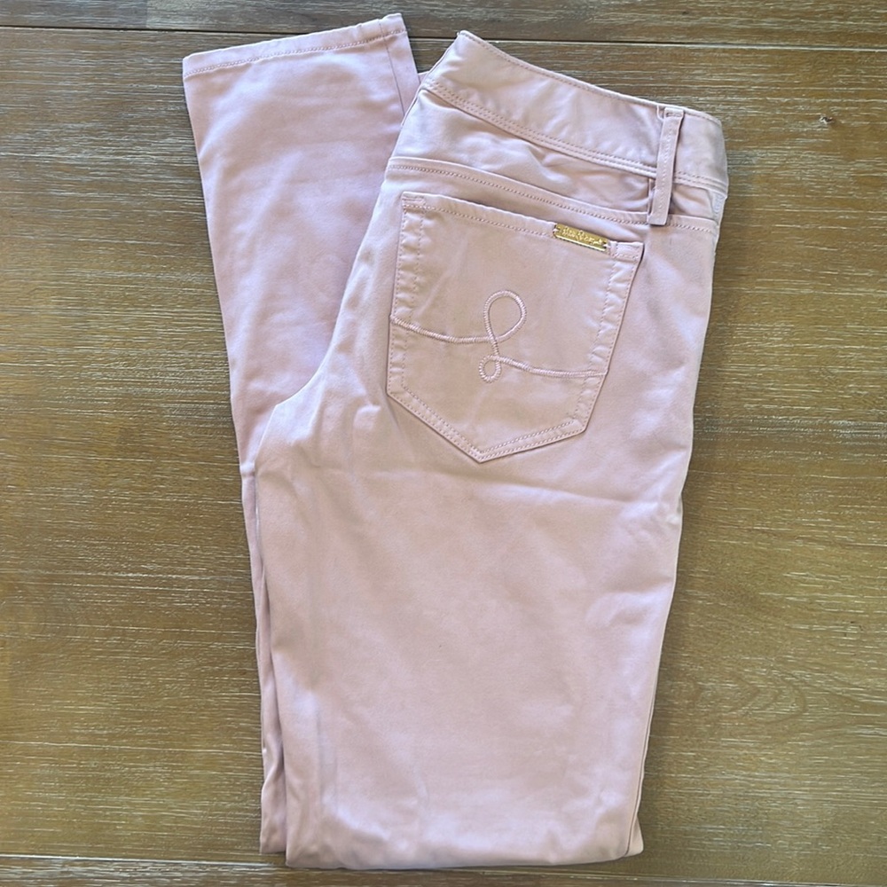 Lilly Pulitzer Skinny Jeans. Size 4. Low Rise. EUC. Dusty light pink